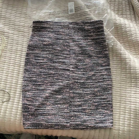 NEVER WORN Express pencil skirt!! - Picture 2 of 3